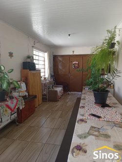 Casa com 02 dormitórios no bairro Santo Afonso 